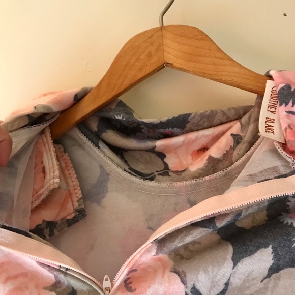 Vintage floral dress with matching belt - Picture 6 of 7